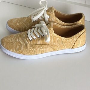 Women's Lunea Lace-Up Sneakers - Universal Thread" Size 8 New